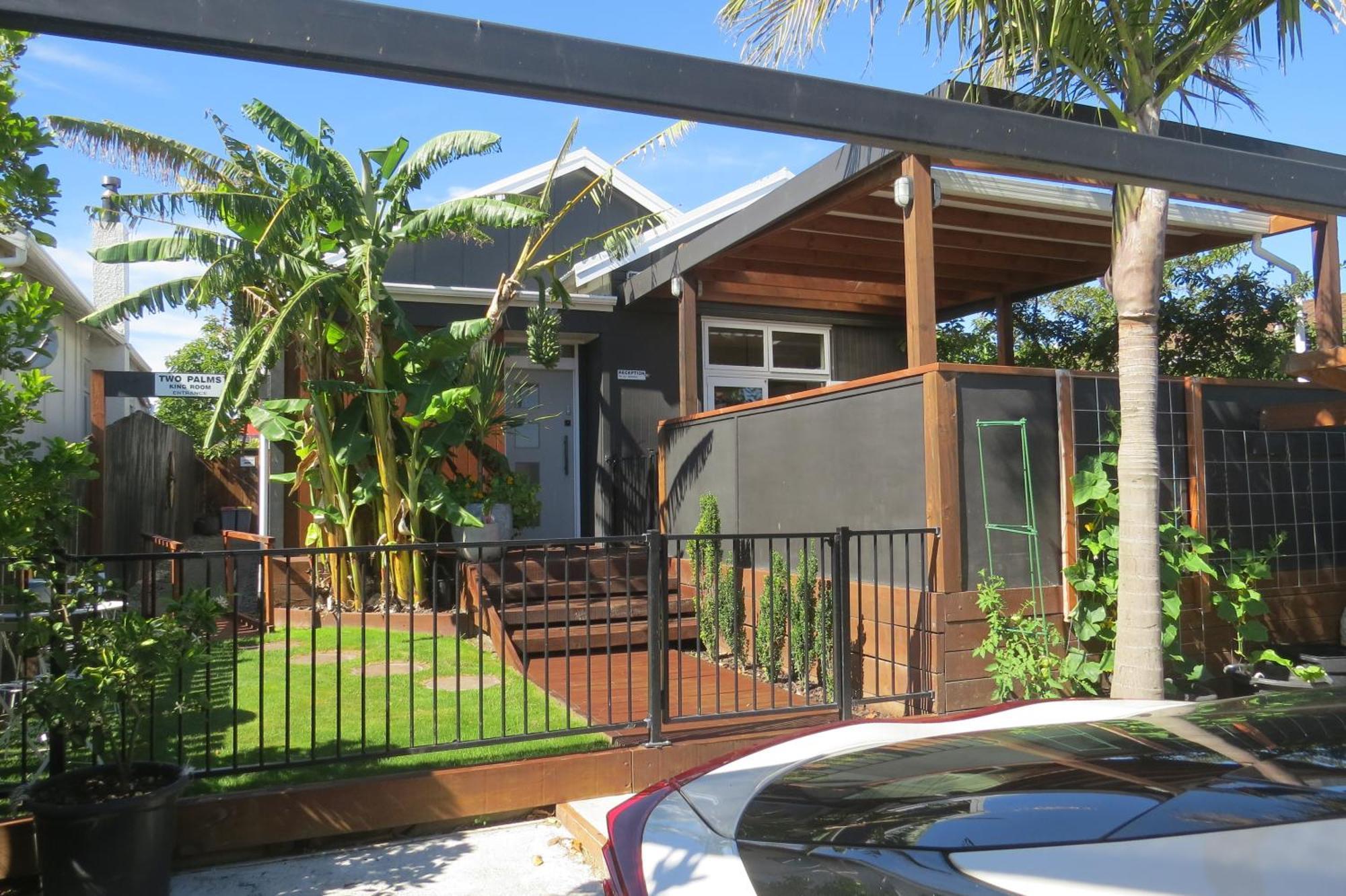 Hotel Two Palms Gisborne Exterior foto